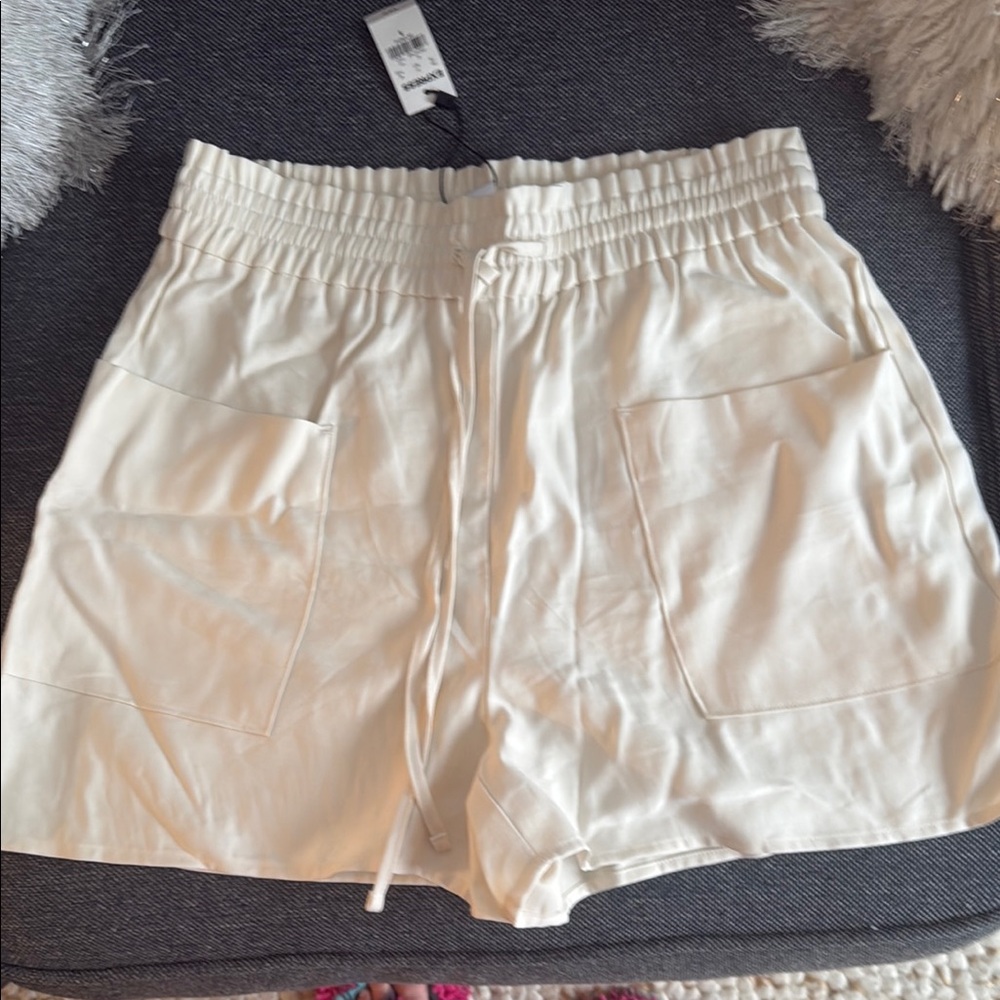 Women's Cream Shorts
